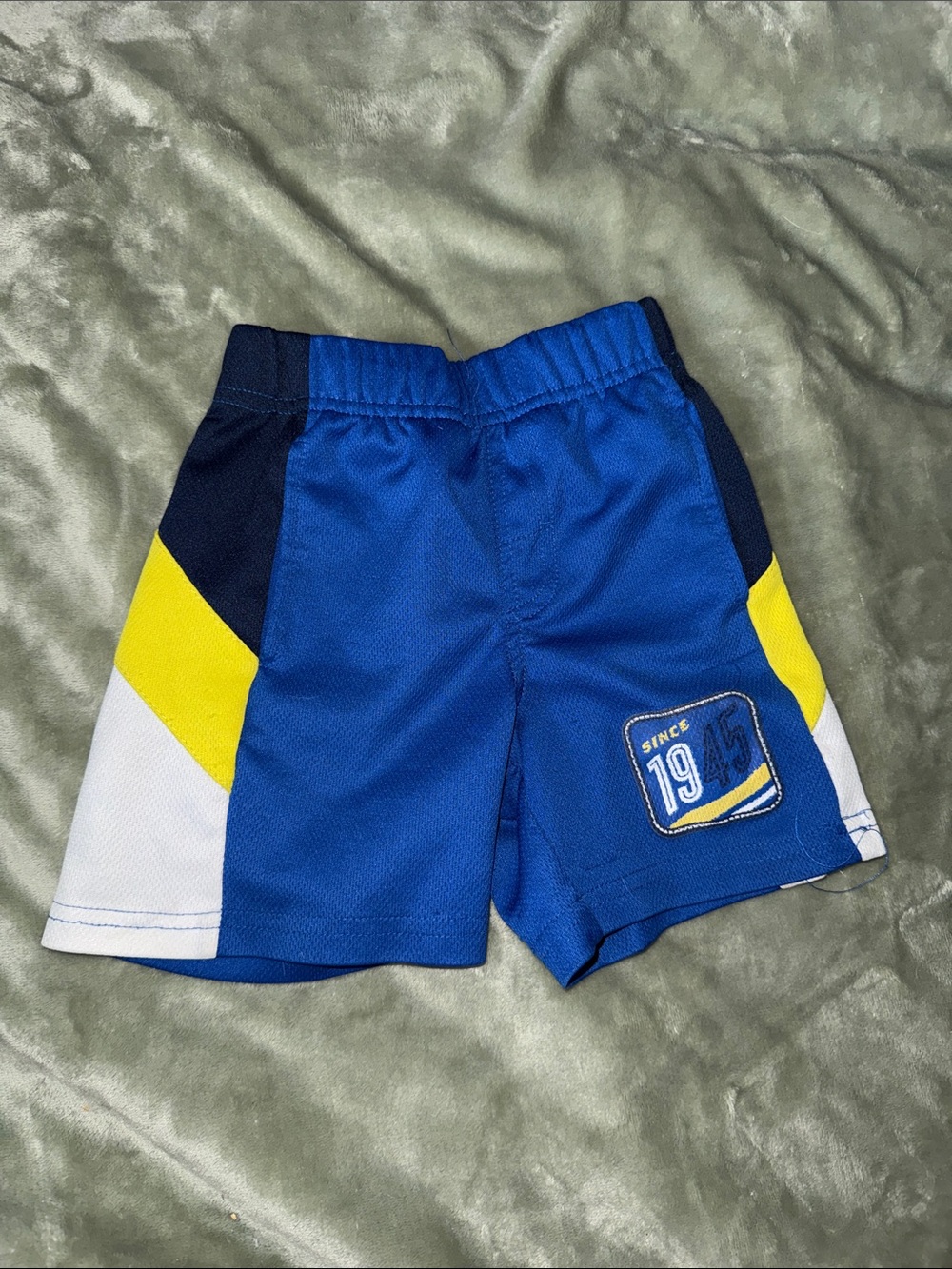 3T vintage Thomas the train blue shorts GUC